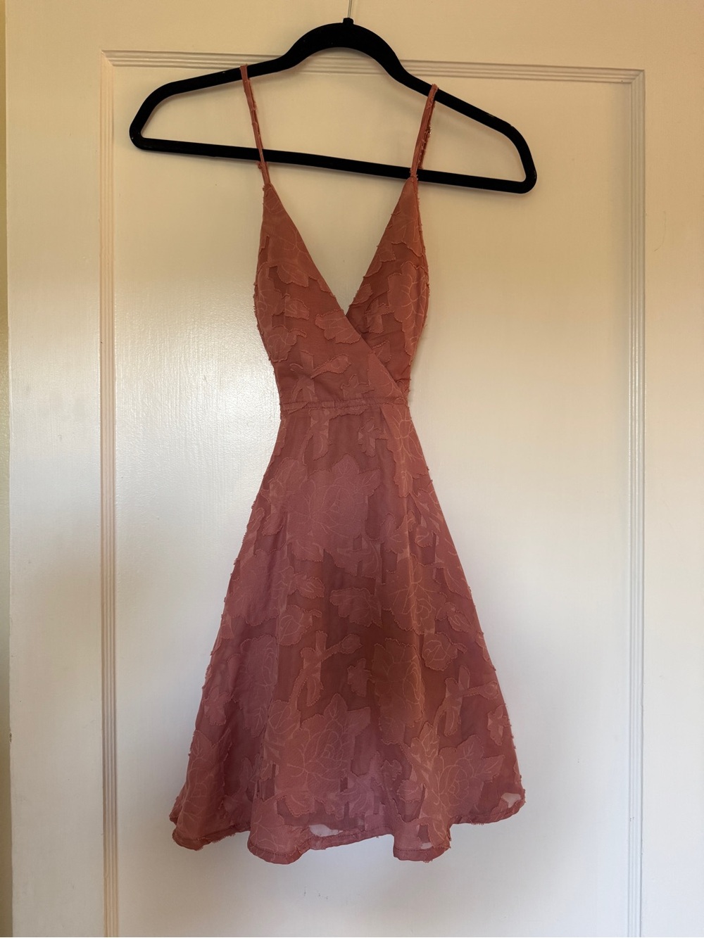 Lulu’s Dusty Rose Floral Lace V-Neck Dress